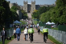 Windsor in lockdown as royal wedding approaches