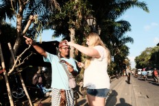 Bali vows to crackdown on illegal Russian tour guides