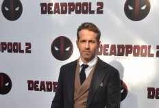 'Deadpool' sequel surges to box office lead