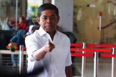 KPK questions minister Idrus Marham in alleged bribery case