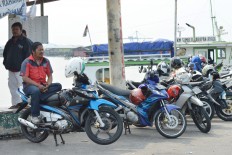 Hundreds protest over Prabowo’s remarks on ‘ojek’ driver job