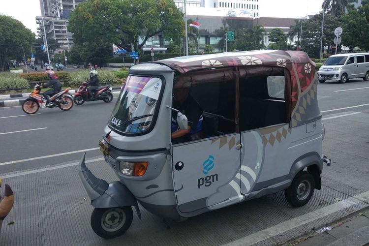 Jakarta 'bajaj' dress up for Asian Games
