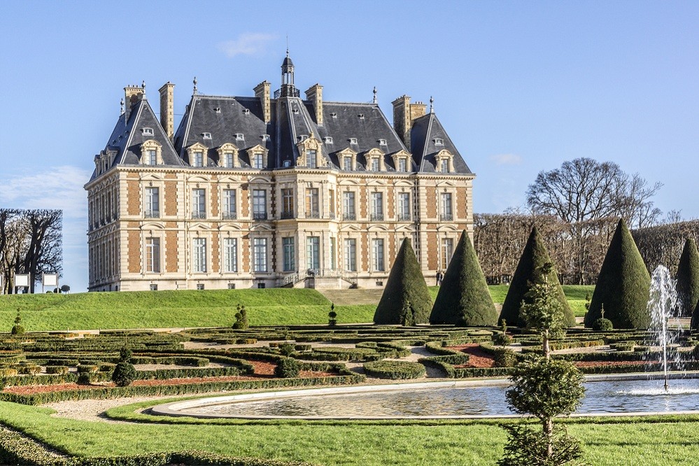 oh-la-la-french-chateau-could-be-won-for-11-euros-lifestyle-the