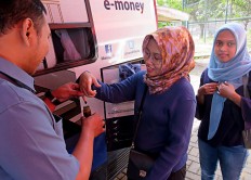 BI launches 14 Idul Fitri mobile banks in Malang