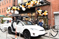 Tesla in autonomous mode hits parked police car