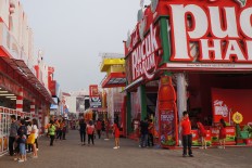 The Jakarta Fair opens daily and the tickets cost Rp 25,000 (US$1.76) per person on Monday to Thursday, Rp 30,000 on Friday, and Rp 35,000 on Saturday and Sunday.