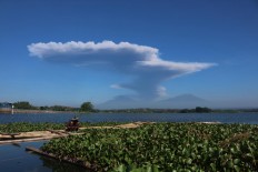 Boyolali residents cope with ash as Merapi erupts again