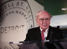 Warren Buffett donates $3.6 billion to Gates' and family charities
