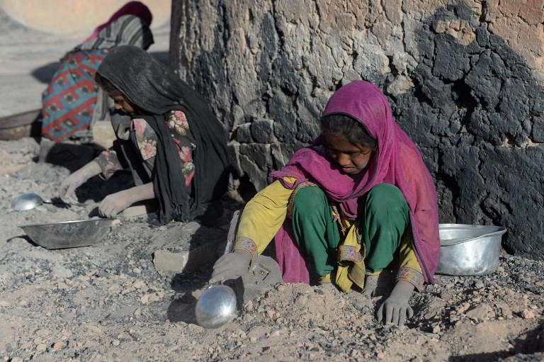 Nearly half of Afghan children out of school: UN
