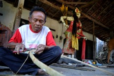 Making papier maché sculptures