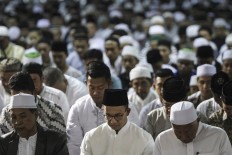 Anies wishes everyone happy Idul Fitri in sign language