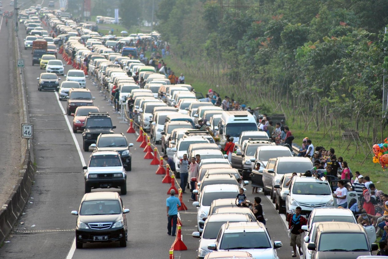 Traffic In Puncak Diverted For Idul Fitri Return Traffic