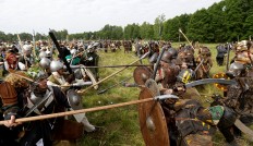 Hobbit's five armies clash in Czech forest
