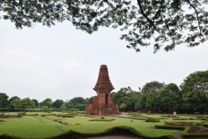 Toll road construction hits archaeological sites in East Java