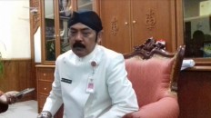 Water turns "blood" red after factory allegedly pollutes tap water in Surakarta