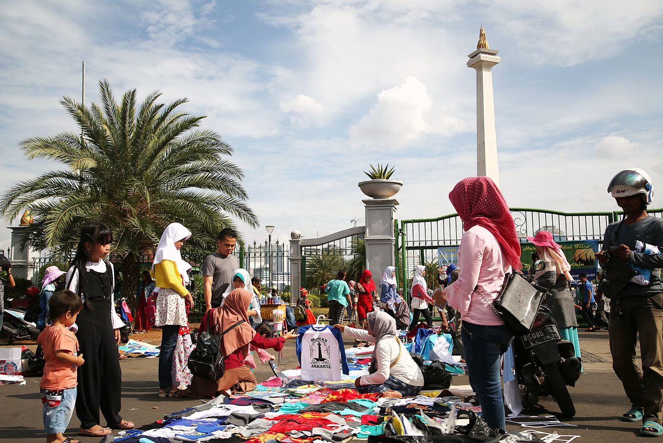 Jakarta traditional souvenirs at market