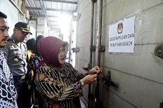 Bogor General Elections Commission distributes election material