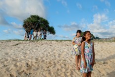 A still from "Kulari Ke Pantai". 