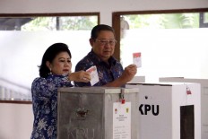 SBY, family cast their votes for West Java election