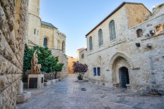 Two tales of a city: Jerusalem tour guided by a Palestinian and an Israeli