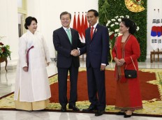 President Moon greets Jokowi in Indonesian 