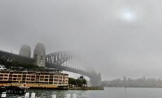 Fog in Sydney causes ferries to be cancelled, planes diverted