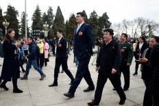Yao Ming graduates from Shanghai Jiao Tong University