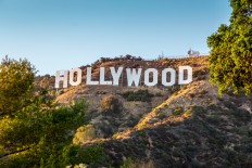 Warner Bros. plans $100 million cable car to Hollywood sign