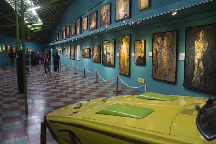 Learning with a maestro