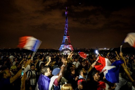 Clashes, road accidents mar French World Cup partying