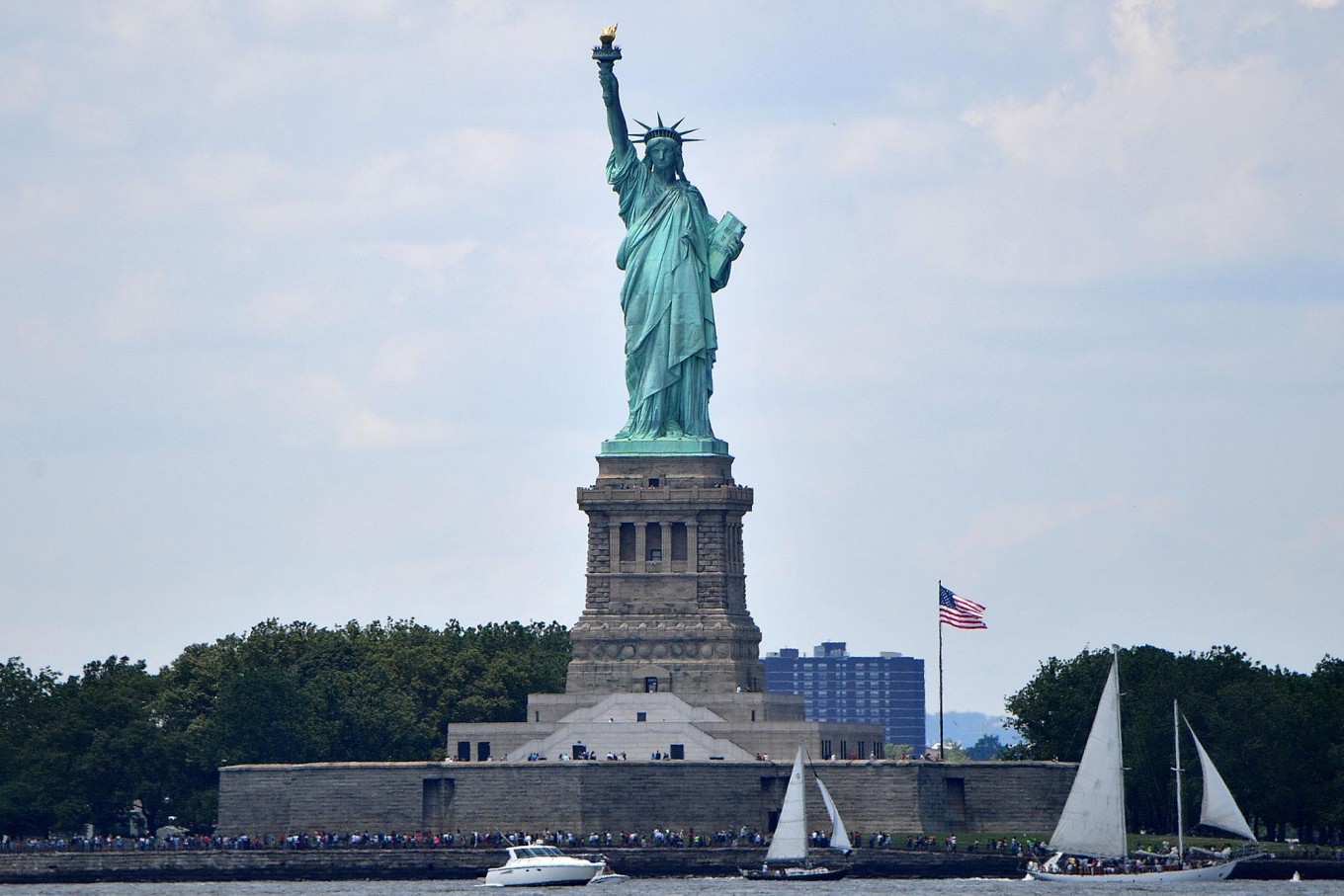 Mortgage, Groupon and card debt: How the bottom half bolsters US economy