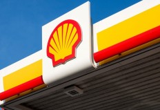 Two employees suffered burn wounds in a fire at a Shell gas station in West Jakarta on Wednesday.
