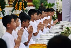 Thai cave boys begin ceremony to become Buddhist novices
