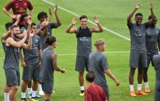 Ozil has 'respect of every player', says Arsenal boss