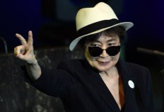 At 85, Yoko Ono plans new album for peace