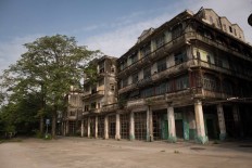 Historic Chinese town resists eviction for theme park