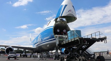 Farnborough International Airshow lacks military rivalry charm