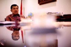 Vice President Jusuf Kalla has urged Prabowo Subianto and Sandiaga Uno to directly address protestors to calm them down.