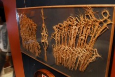 'Wayang suket' craftsman offers free workshops to students