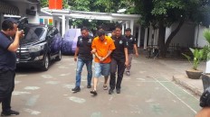 Pilot in training attempts to bribe examiner with crystal meth