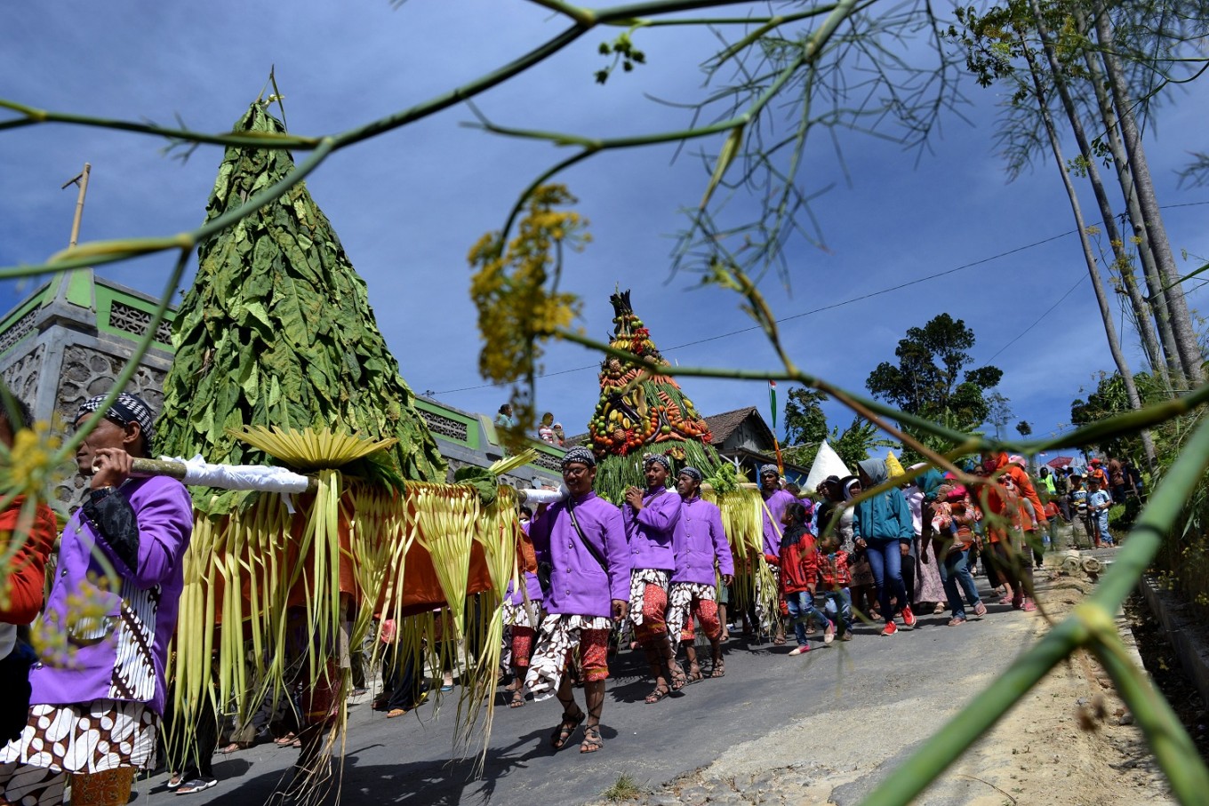 Parade gunungan | Foto: Stefanus Ajie / Jakarta Post