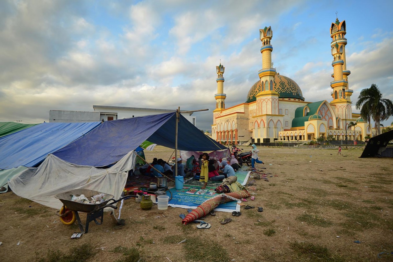 Death toll in Lombok quake hits 131, more than 156,000 displaced