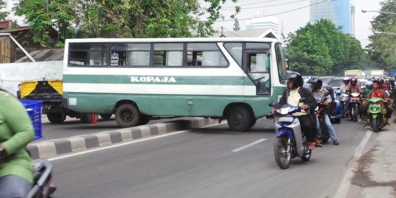 Public minibuses banned from business hub during Asian Games