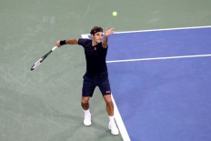 Federer takes first step as eighth Cincinnati title beckons