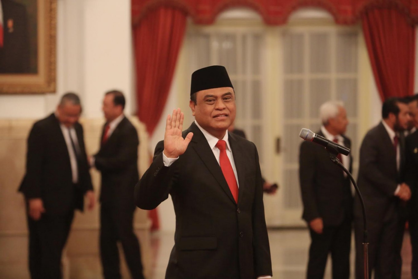 Nat. Police deputy chief appointed new Administrative and Bureaucratic Reform Minister