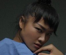 10 beauty minutes with model Kelly Tandiono