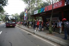 Transjakarta considers using electric buses 