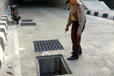 CCTV installed along South Jakarta underpass after 25 manhole covers stolen