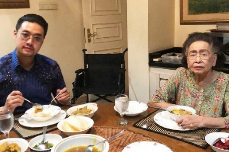 Kartini Muljadi (right) is pictured next to her grandson Richard Muljadi in a photo taken from his Instagram account.
