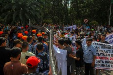 Anti-Jokowi icon joins Prabowo campaign